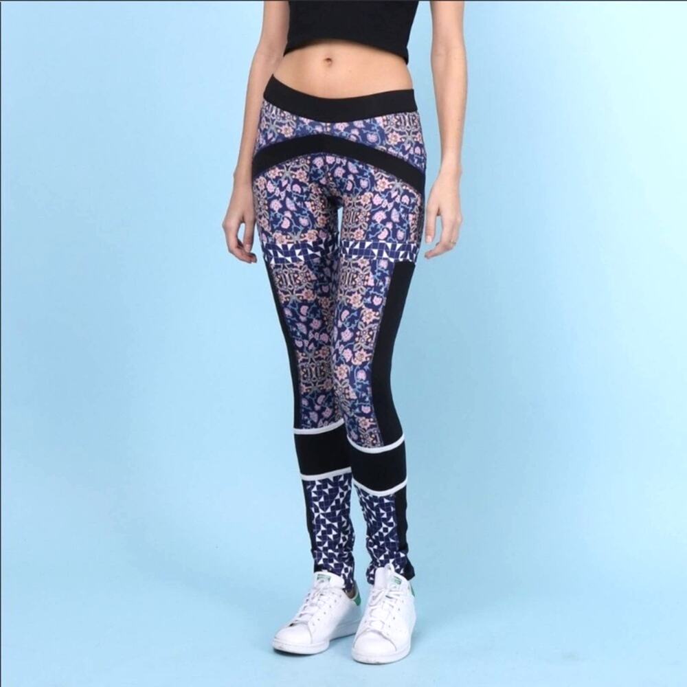 MINKPINK Leggings Move Endorphins Multicolor Print Workout Leggings Size Medium